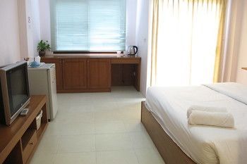 Somjai House Hotel Sziracsa Kültér fotó